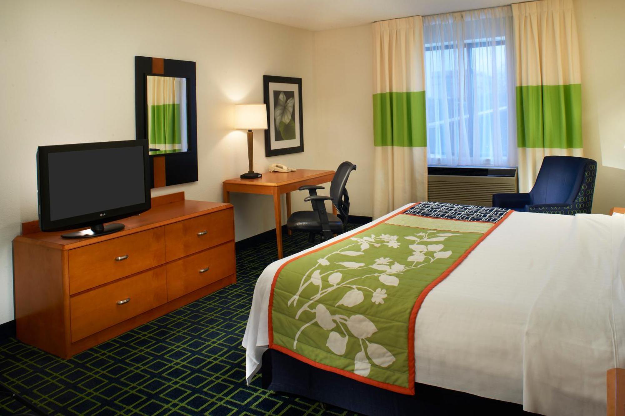Fairfield Inn & Suites Indianapolis East Exterior photo
